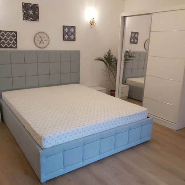 Set Dormitor Regal cu Pat Tapitat Vernil din stofa Dulap Gabriel 2 usi glisante cu oglinda